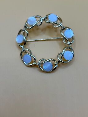 Gold-Tone Circle Brooch with mother of pearl circles